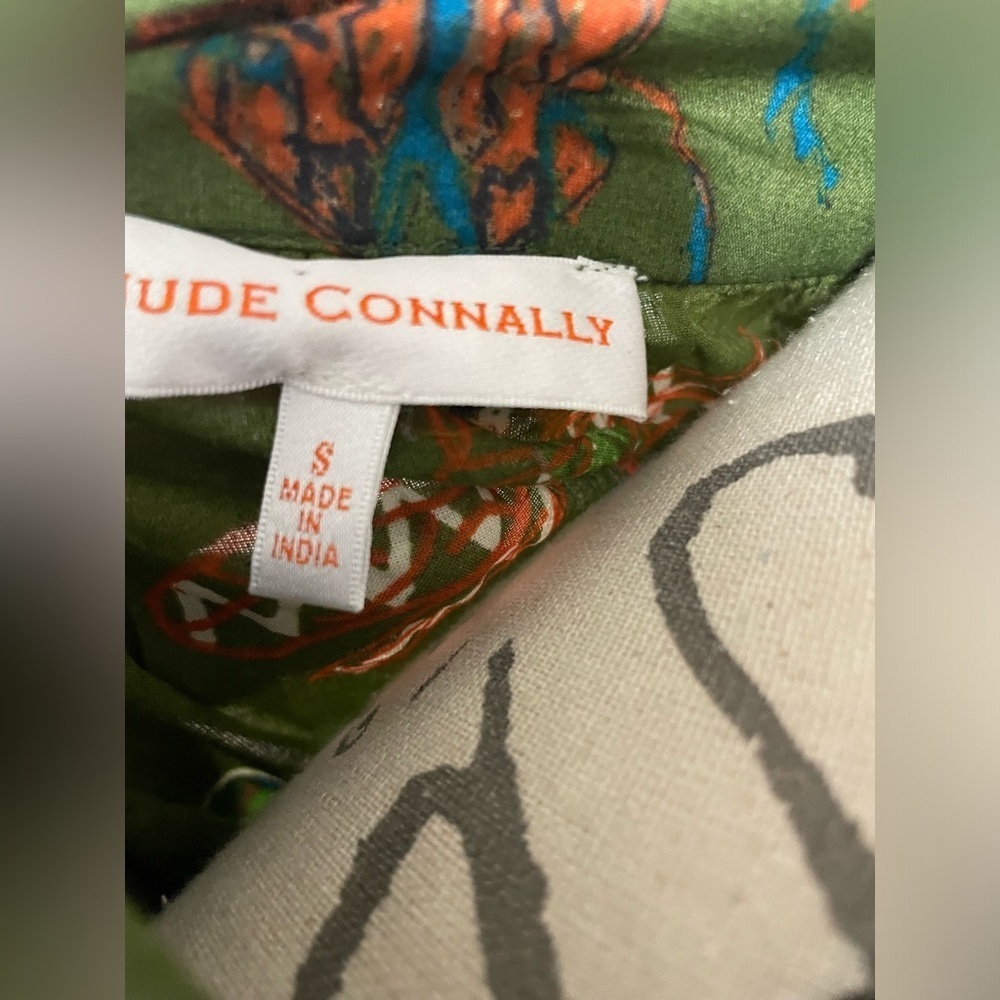 Jude Connally Jenny Gardens Flutter Sleeve V-Neck Top 🌿✨ - Picture 9 of 10